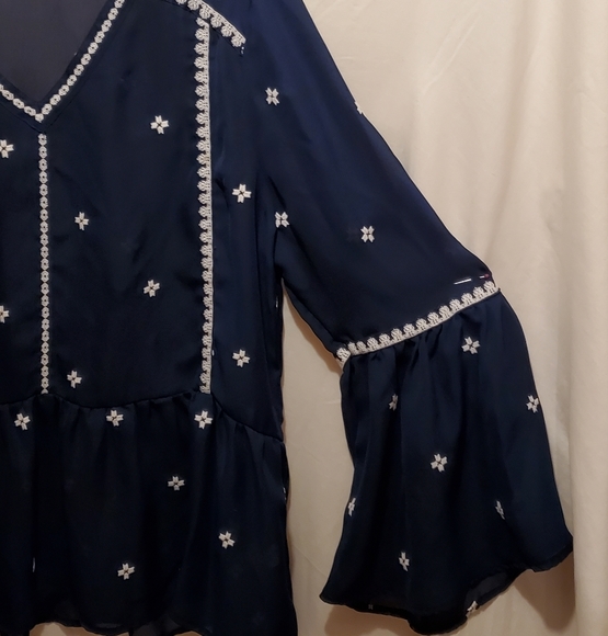 TOP TIME AND TRU, BOHO TOP, NAVY WITH WHITE EMBROIDERY, LARGE, SHEER - Picture 2 of 8